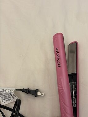 Revlon Pink Travel Flat Iron